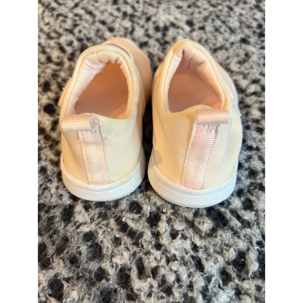 Girl's Pink Cat & Jack Slip Ons Size 6‎